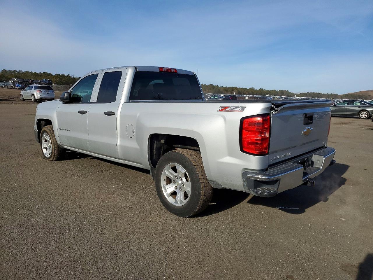 2014 CHEVROLET SILVERADO C1500 LT photo 2