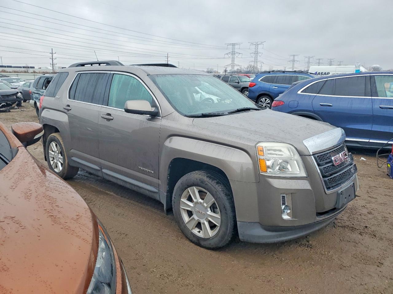 2011 GMC TERRAIN SLE photo 4