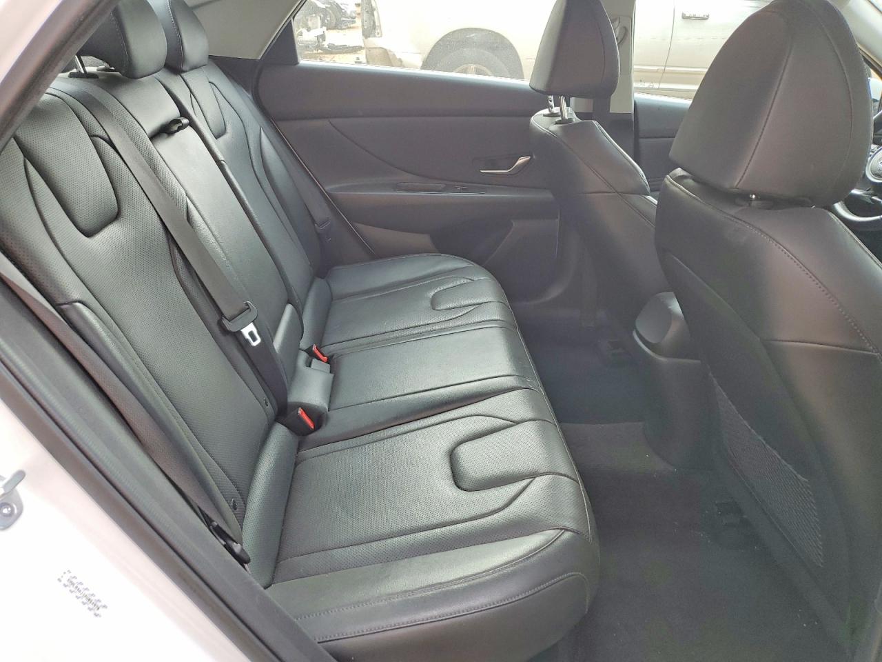 2023 HYUNDAI ELANTRA photo 10