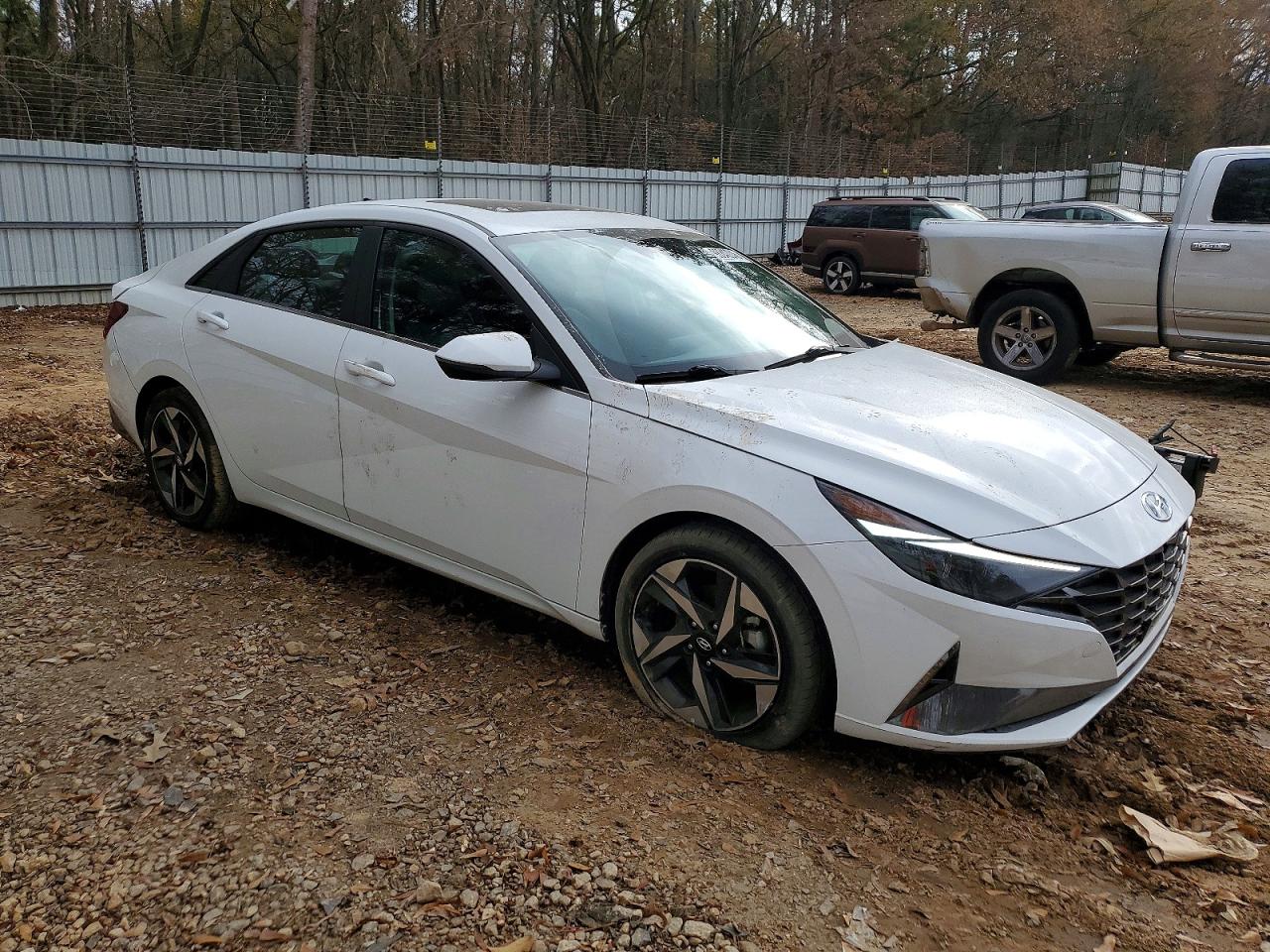 2023 HYUNDAI ELANTRA photo 4
