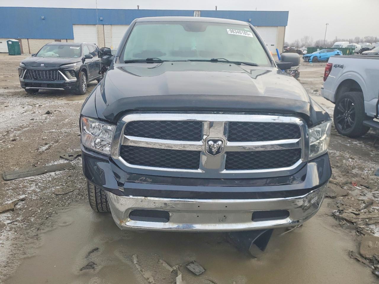 2017 RAM 1500 SLT photo 5