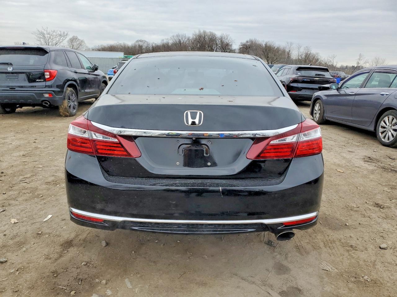 2016 HONDA ACCORD LX photo 6