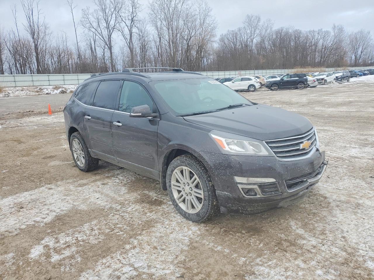 2014 CHEVROLET TRAVERSE LT photo 4