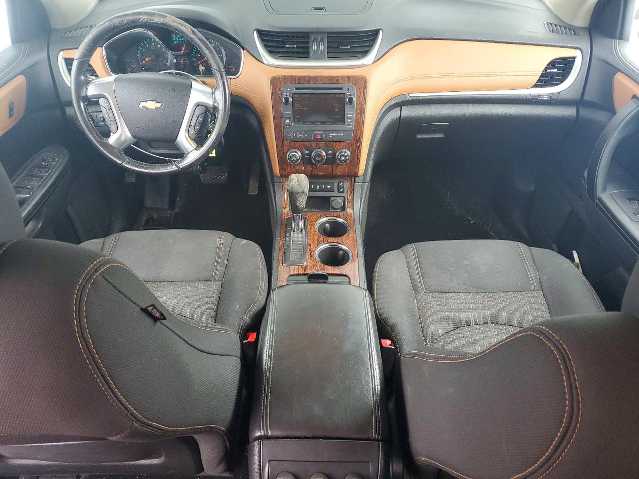 2014 CHEVROLET TRAVERSE LT photo 8