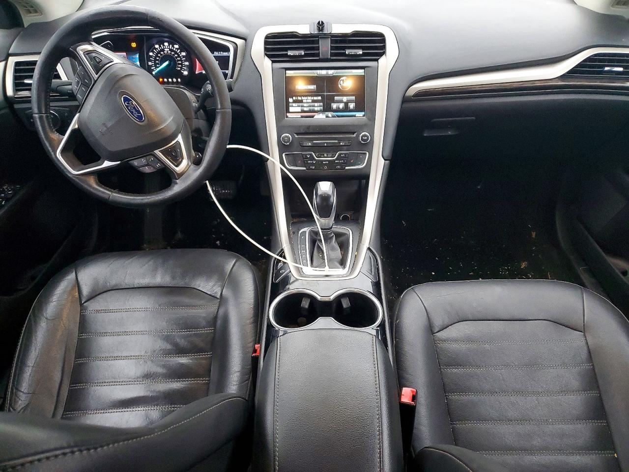 2016 FORD FUSION SE photo 8