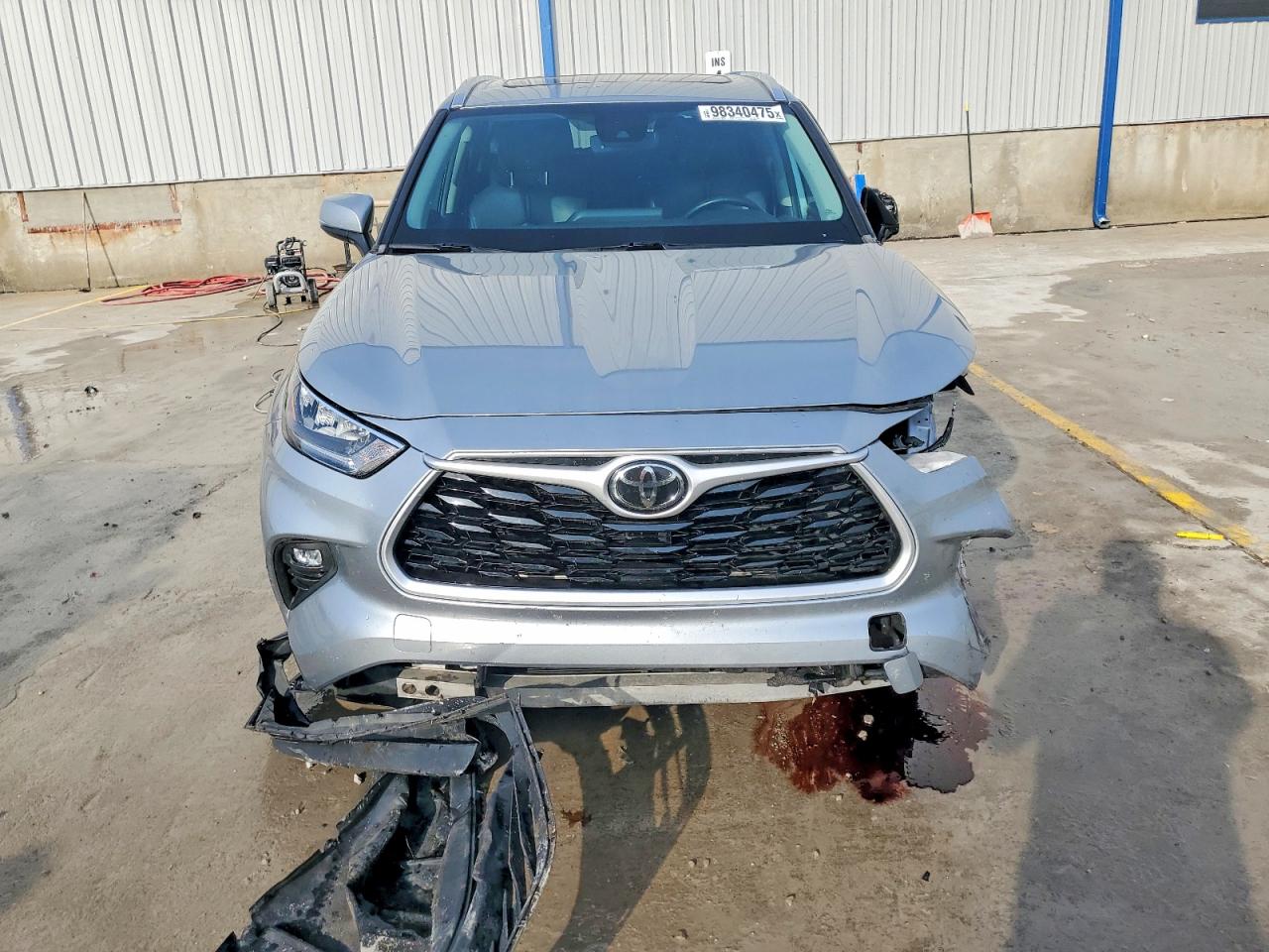 2020 TOYOTA HIGHLANDER XLE photo 5