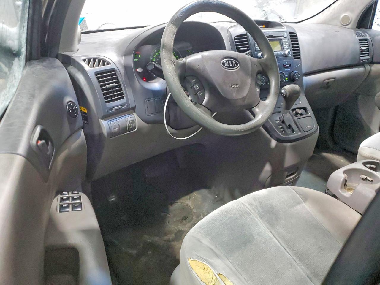 2012 KIA SEDONA LX photo 8