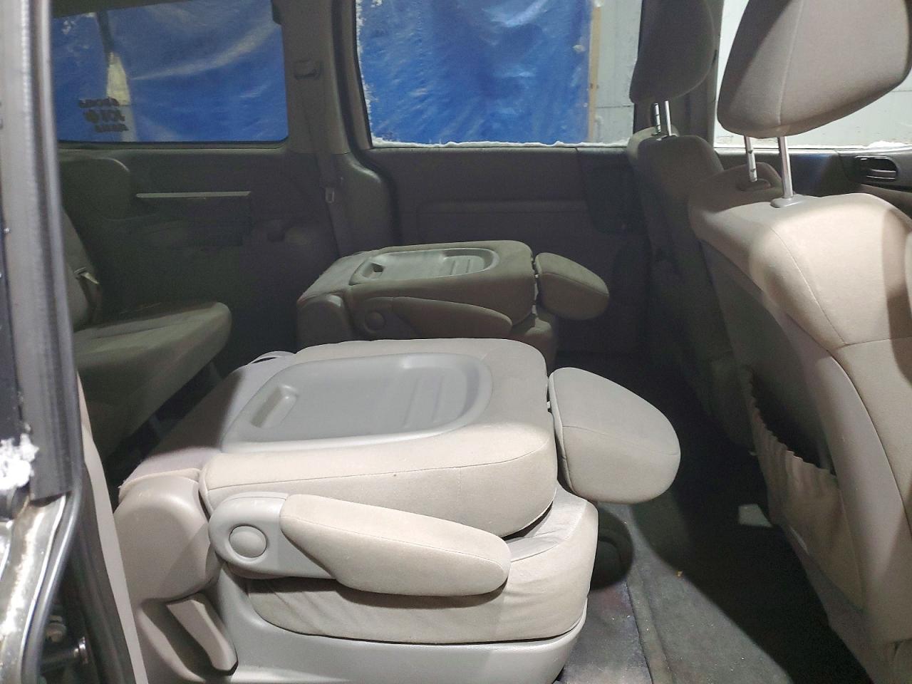 2012 KIA SEDONA LX photo 11