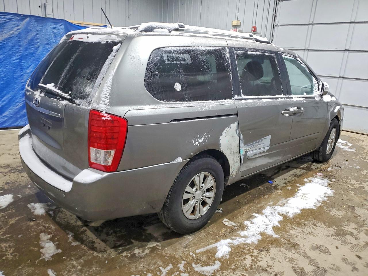 2012 KIA SEDONA LX photo 3
