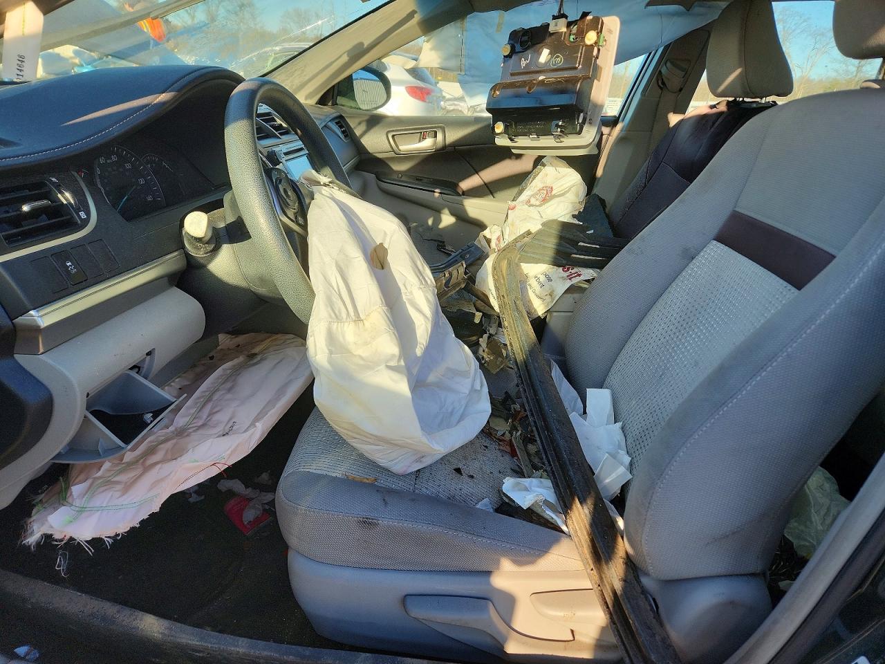 2013 TOYOTA CAMRY LE photo 7