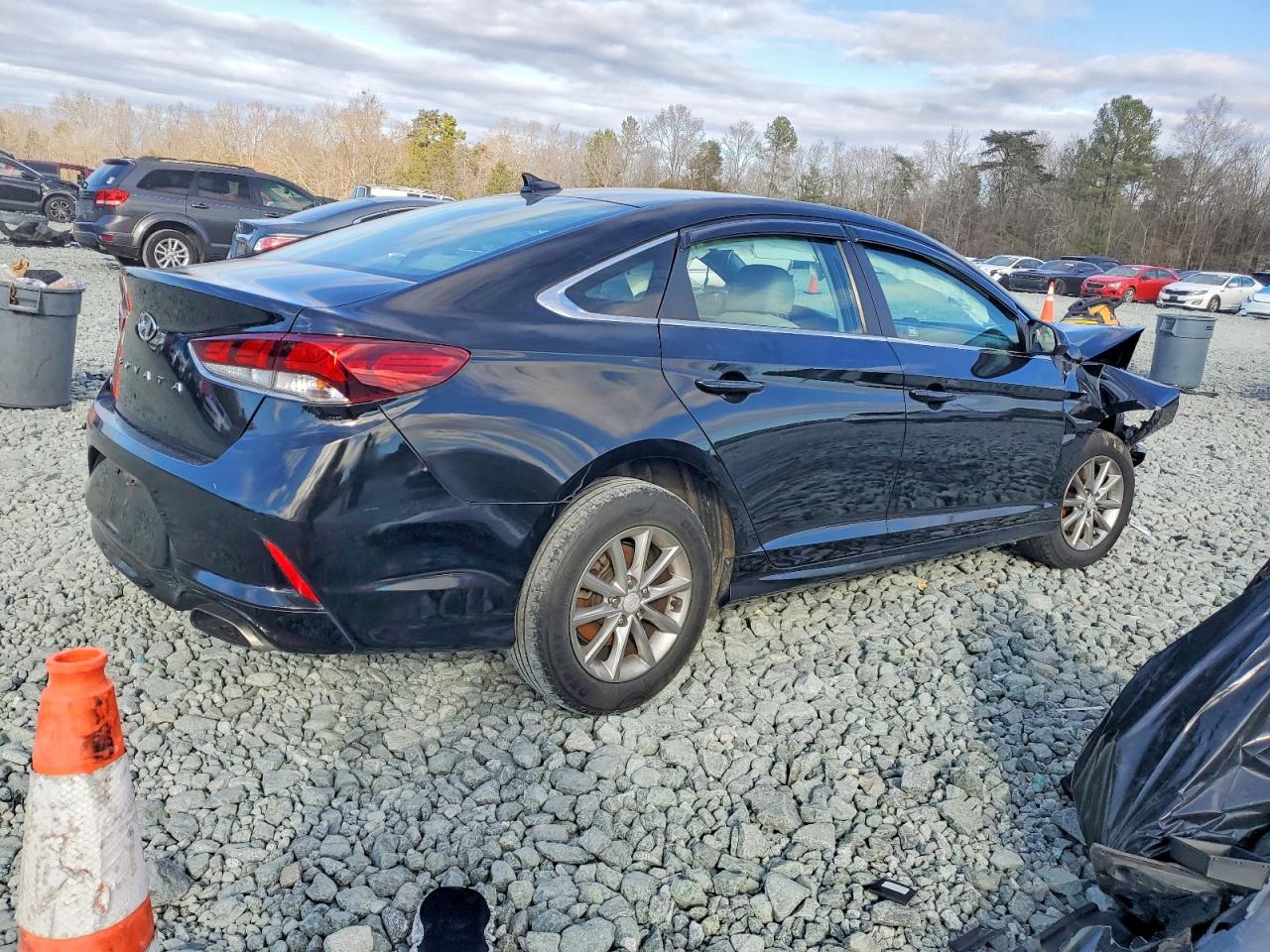 2018 HYUNDAI SONATA SE photo 7
