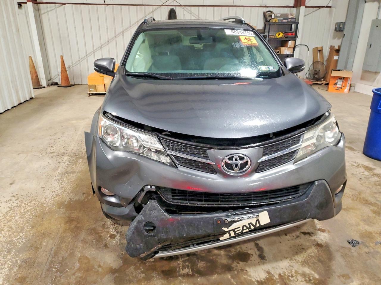 2015 TOYOTA RAV4 XLE photo 5