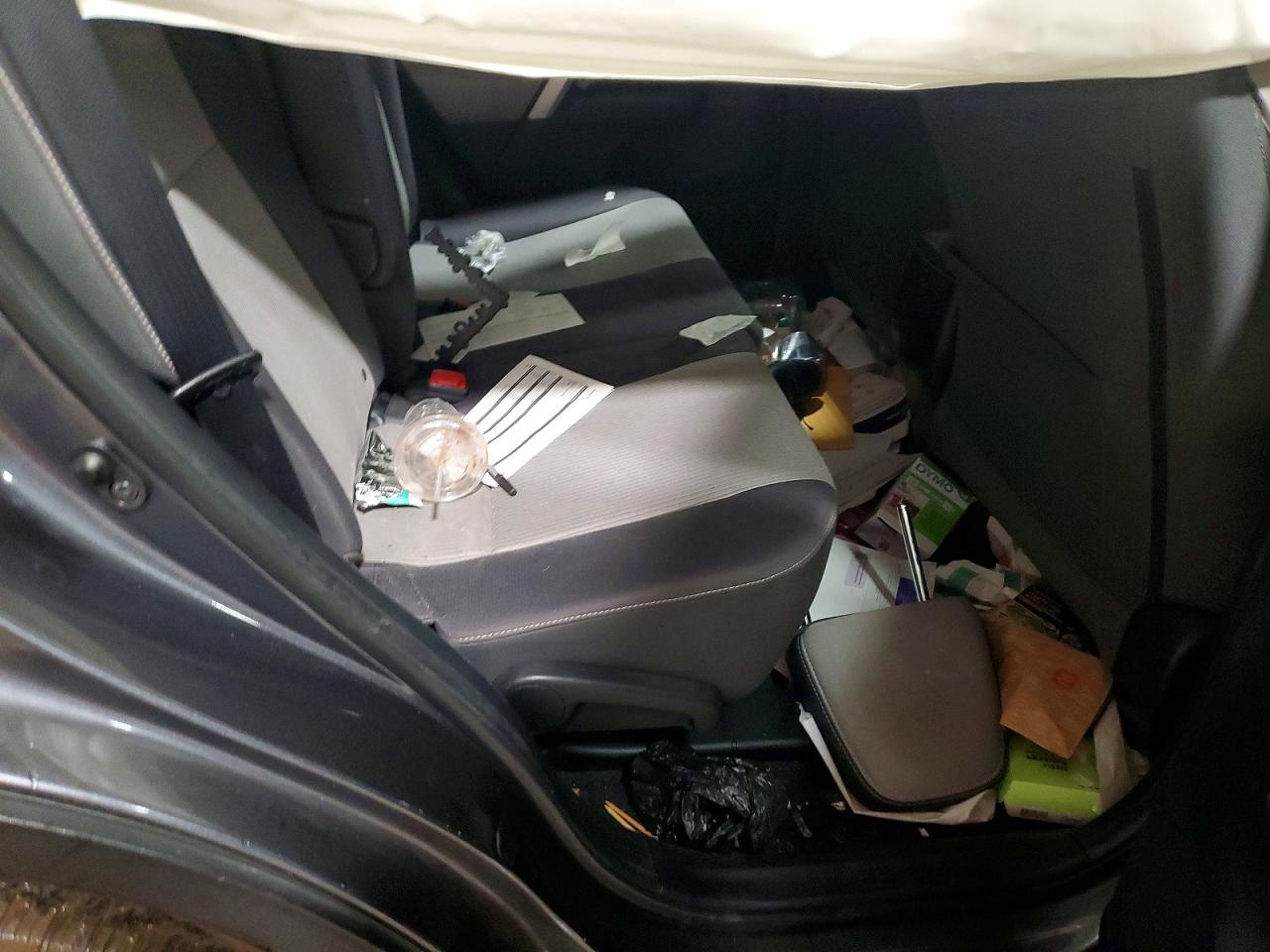 2015 TOYOTA RAV4 XLE photo 10