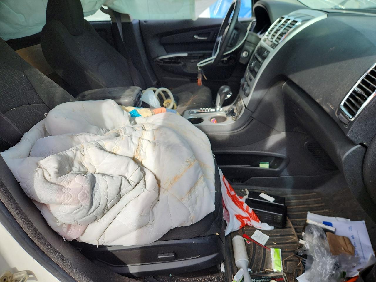 2011 GMC ACADIA SLE photo 7