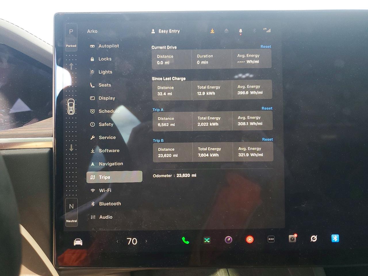 2024 TESLA MODEL X photo 9