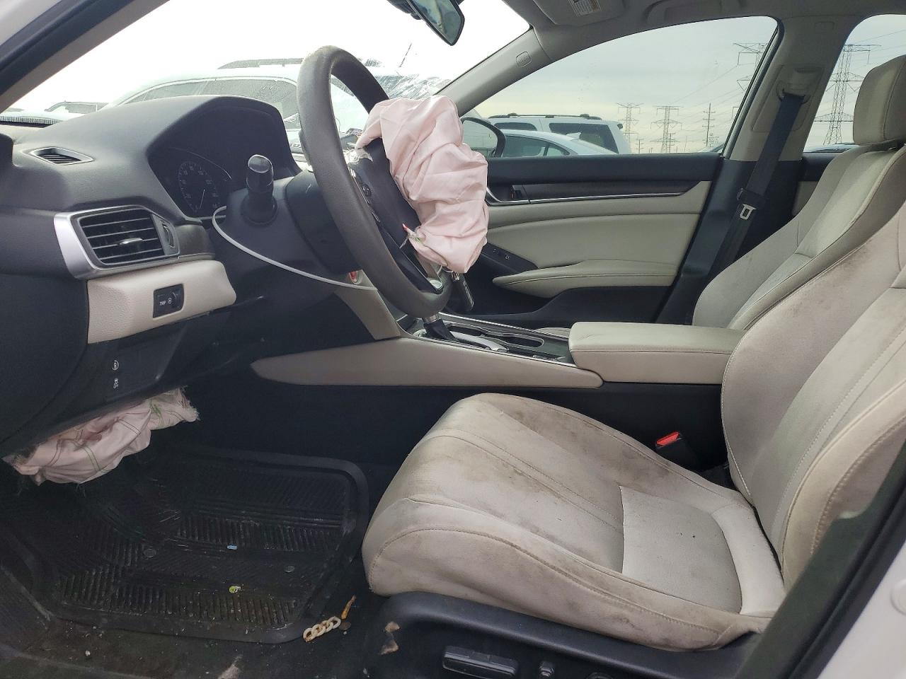 2018 HONDA ACCORD EX photo 7