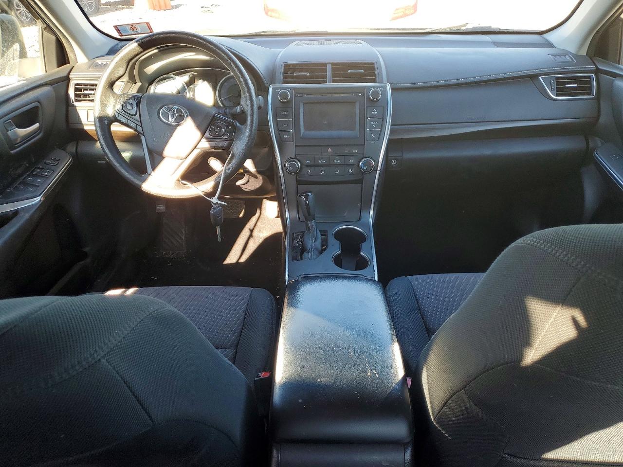 2016 TOYOTA CAMRY LE photo 22