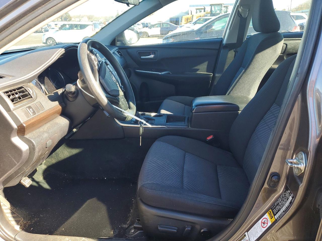 2016 TOYOTA CAMRY LE photo 19