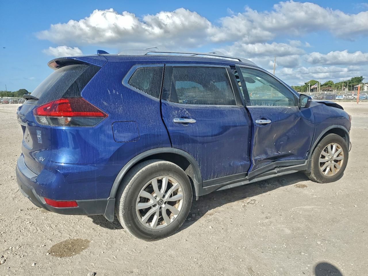 2020 NISSAN ROGUE S photo 3
