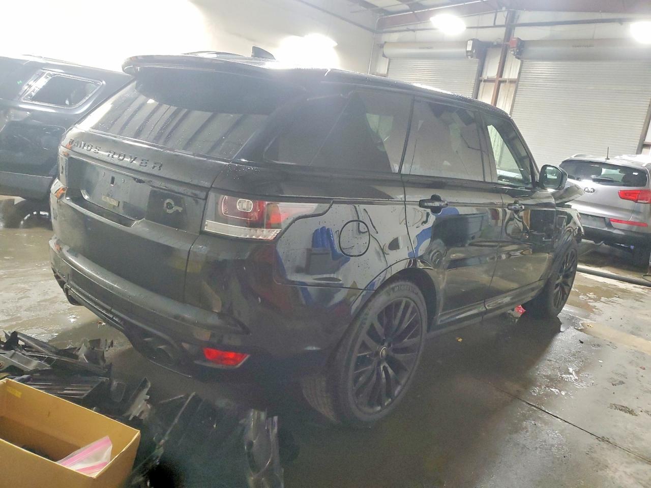 2017 LAND ROVER RANGE ROVER SPORT SVR photo 3