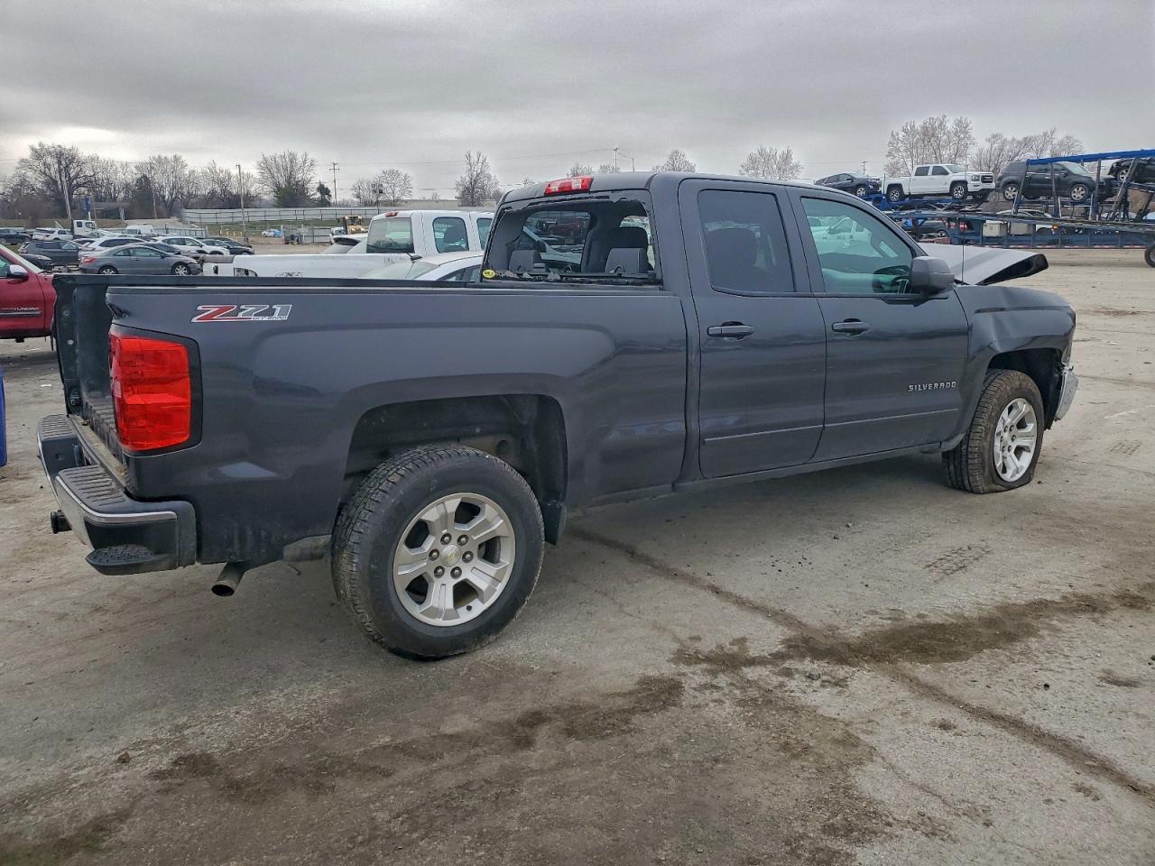 2015 CHEVROLET SILVERADO K1500 LT photo 3