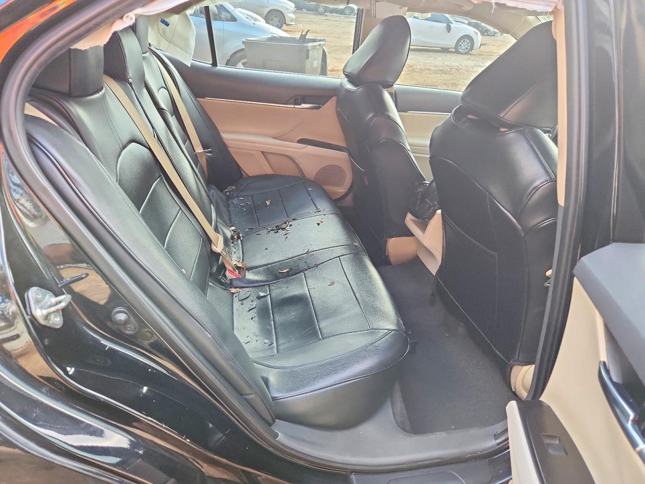 2021 TOYOTA CAMRY LE photo 10