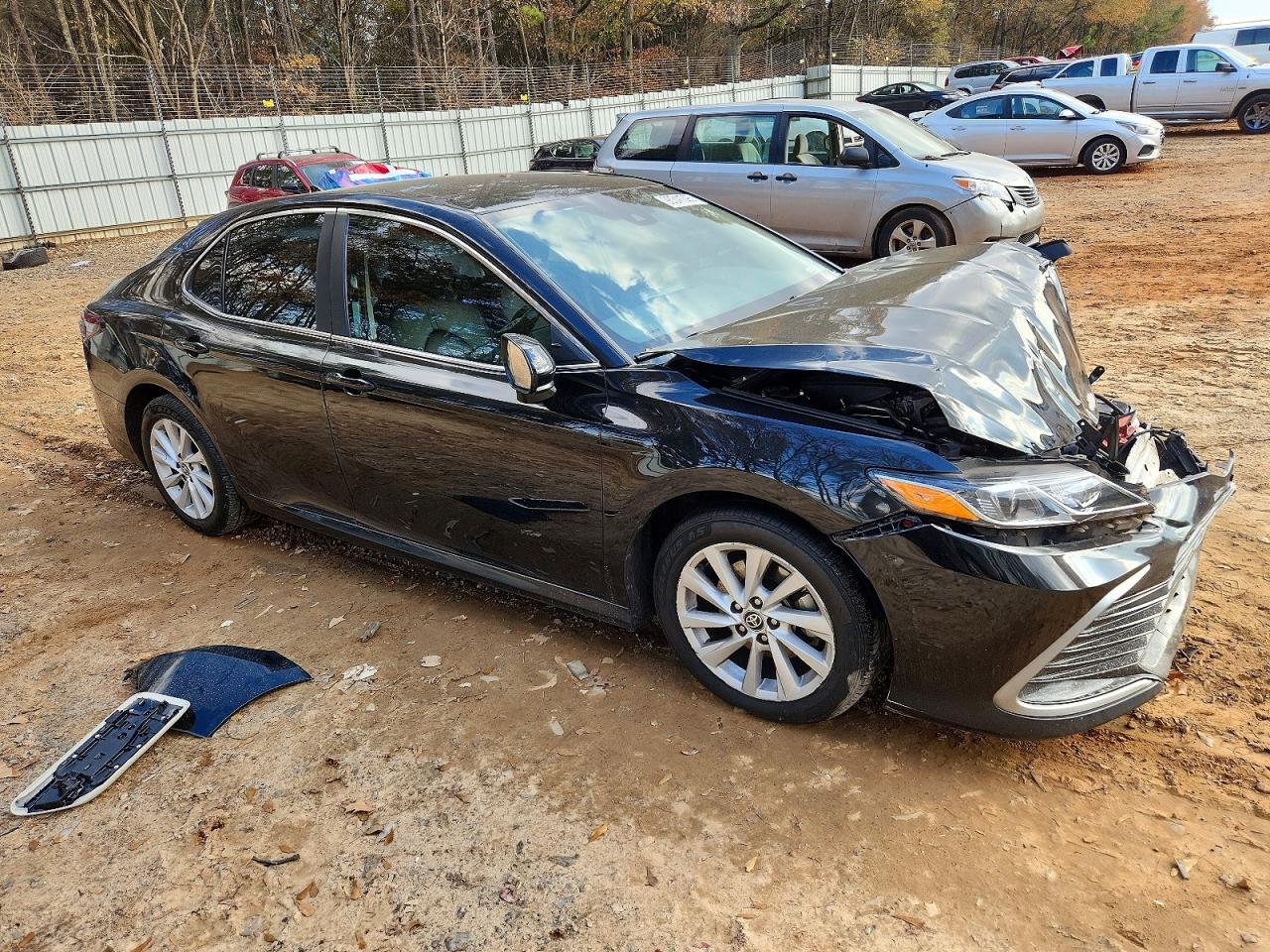 2021 TOYOTA CAMRY LE photo 4