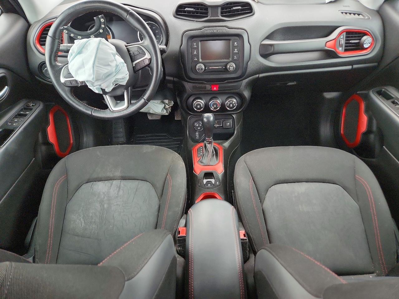 2017 JEEP RENEGADE TRAILHAWK photo 8