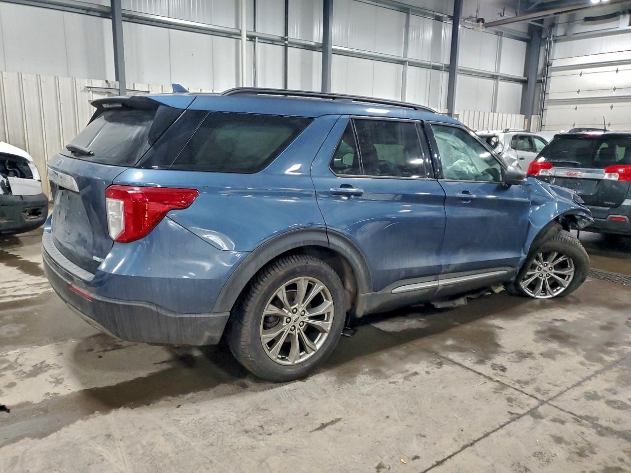 2020 FORD EXPLORER XLT photo 3