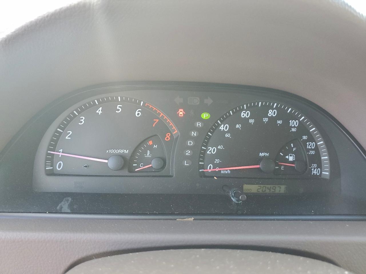 2004 TOYOTA CAMRY LE photo 9