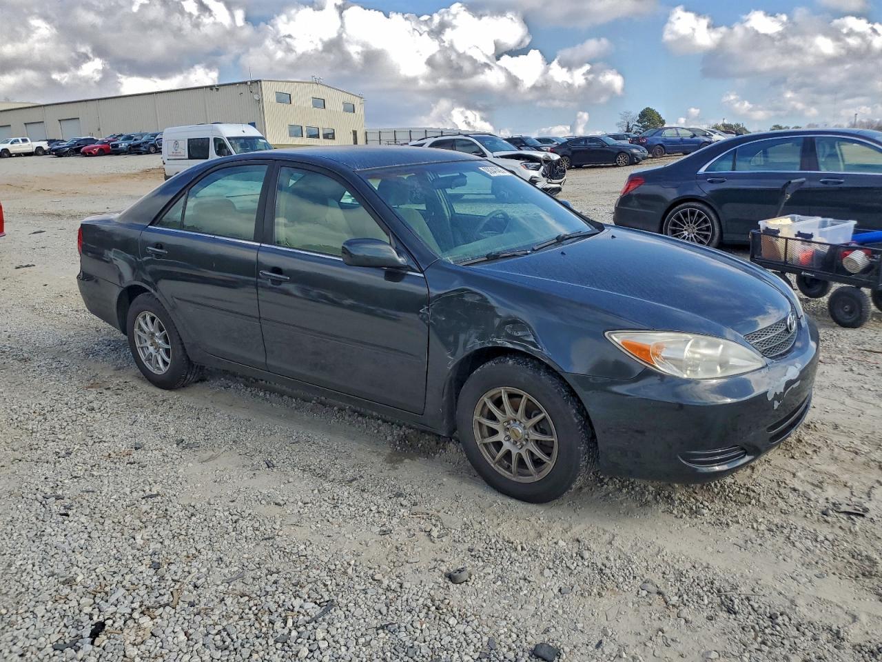2004 TOYOTA CAMRY LE photo 4
