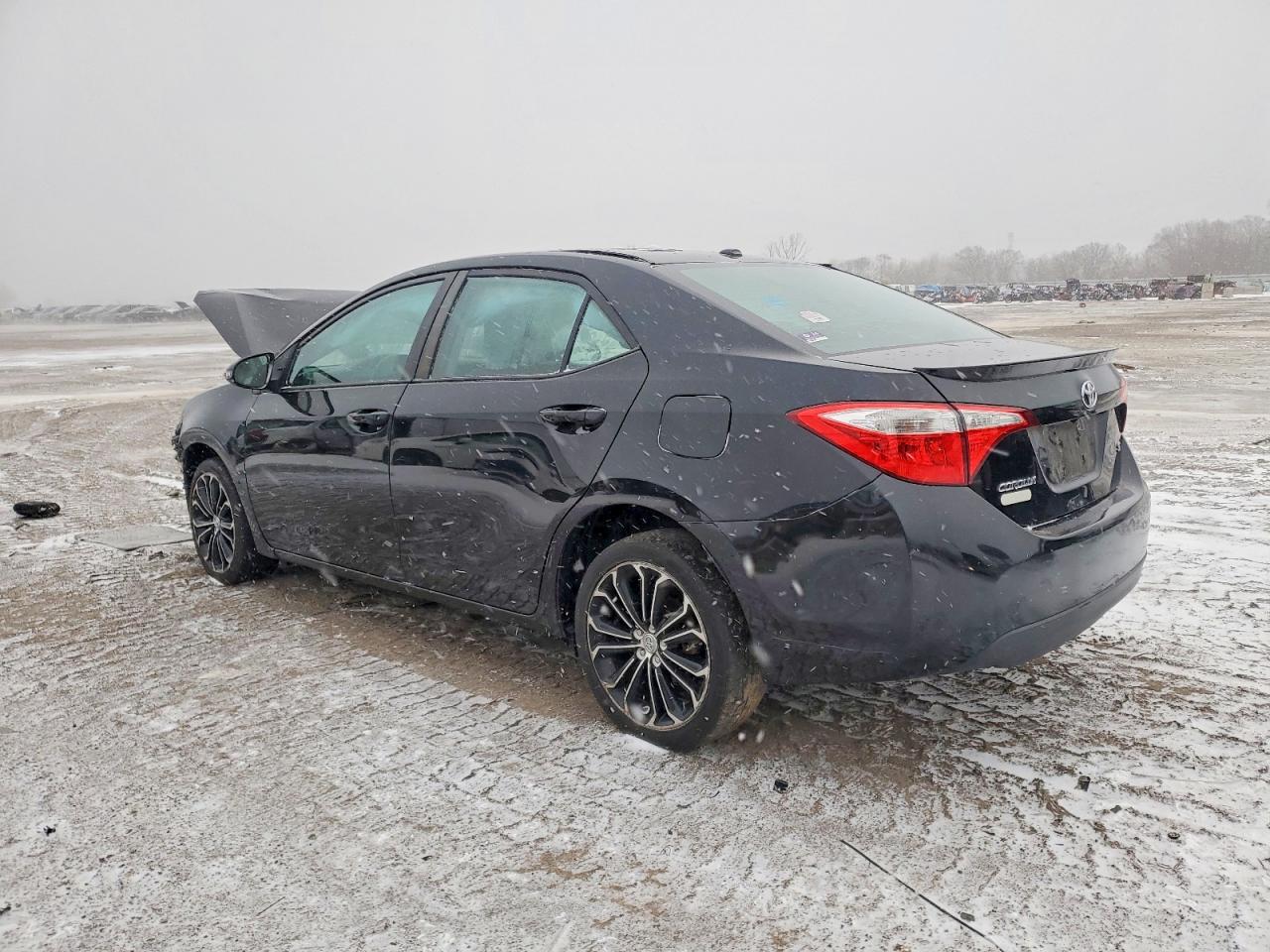 2015 TOYOTA COROLLA L photo 2