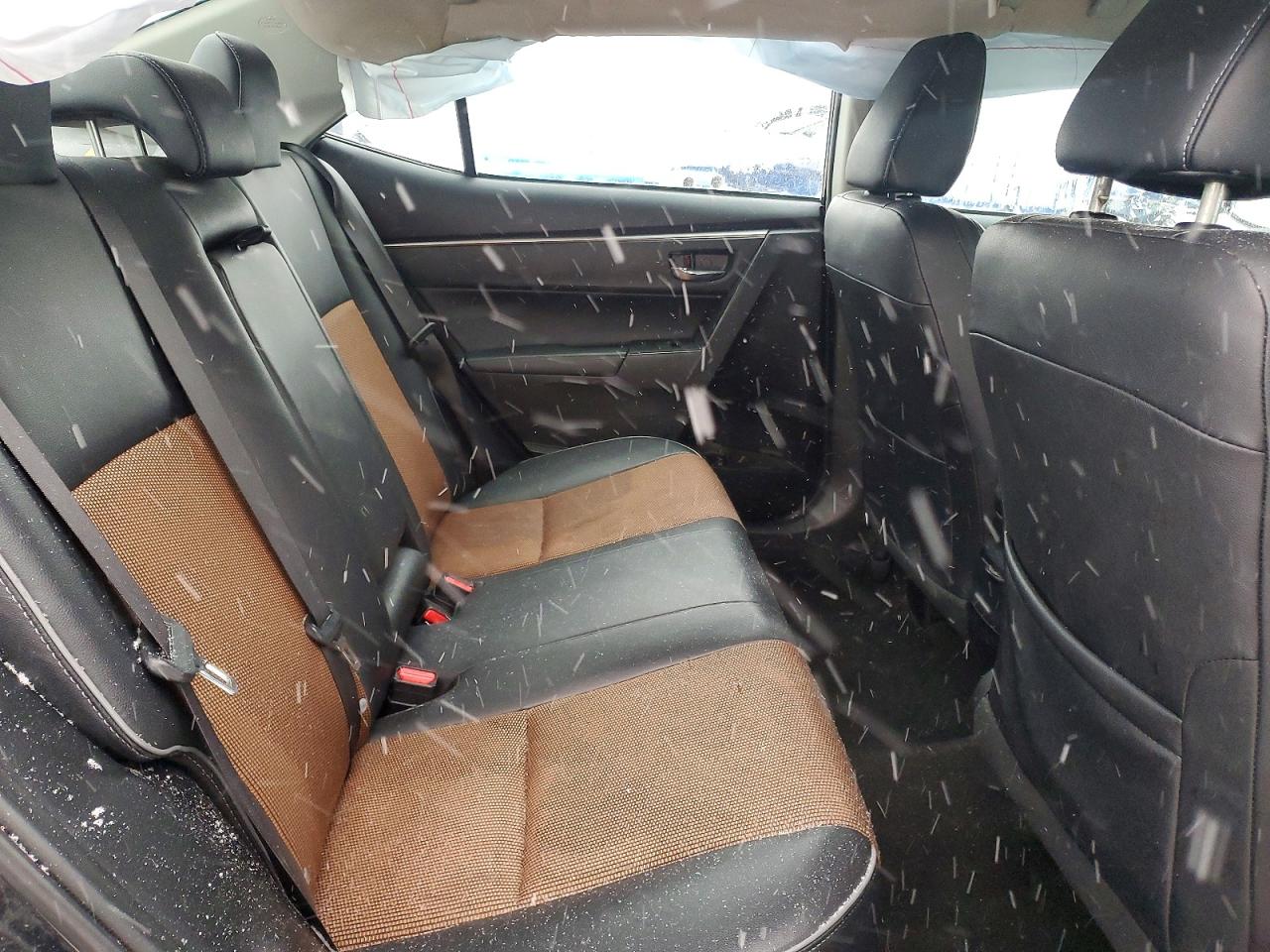 2015 TOYOTA COROLLA L photo 10