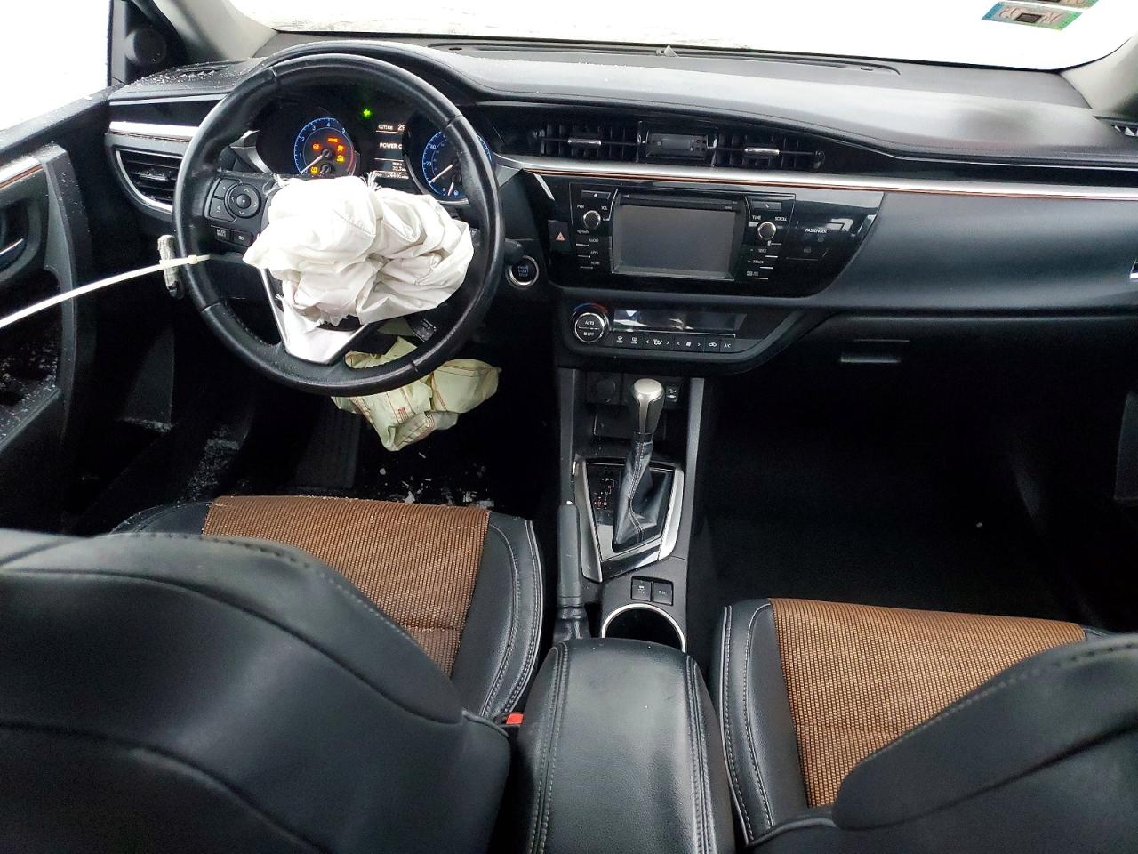 2015 TOYOTA COROLLA L photo 8