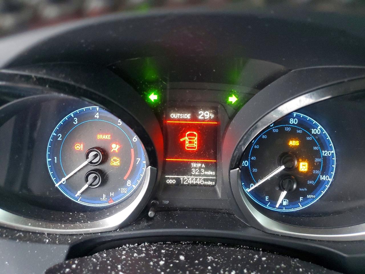 2015 TOYOTA COROLLA L photo 9