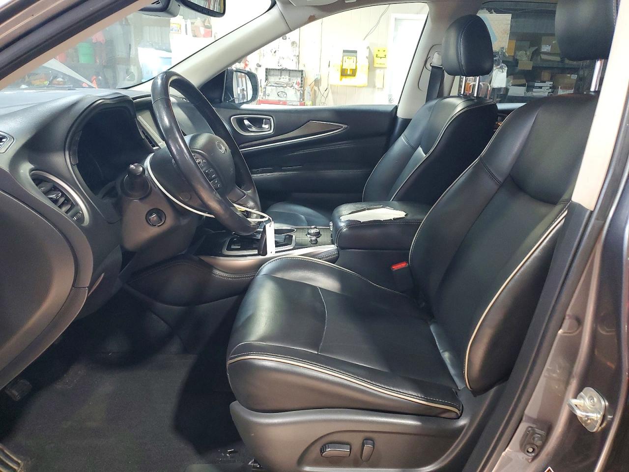 2020 INFINITI QX60 LUXE photo 7