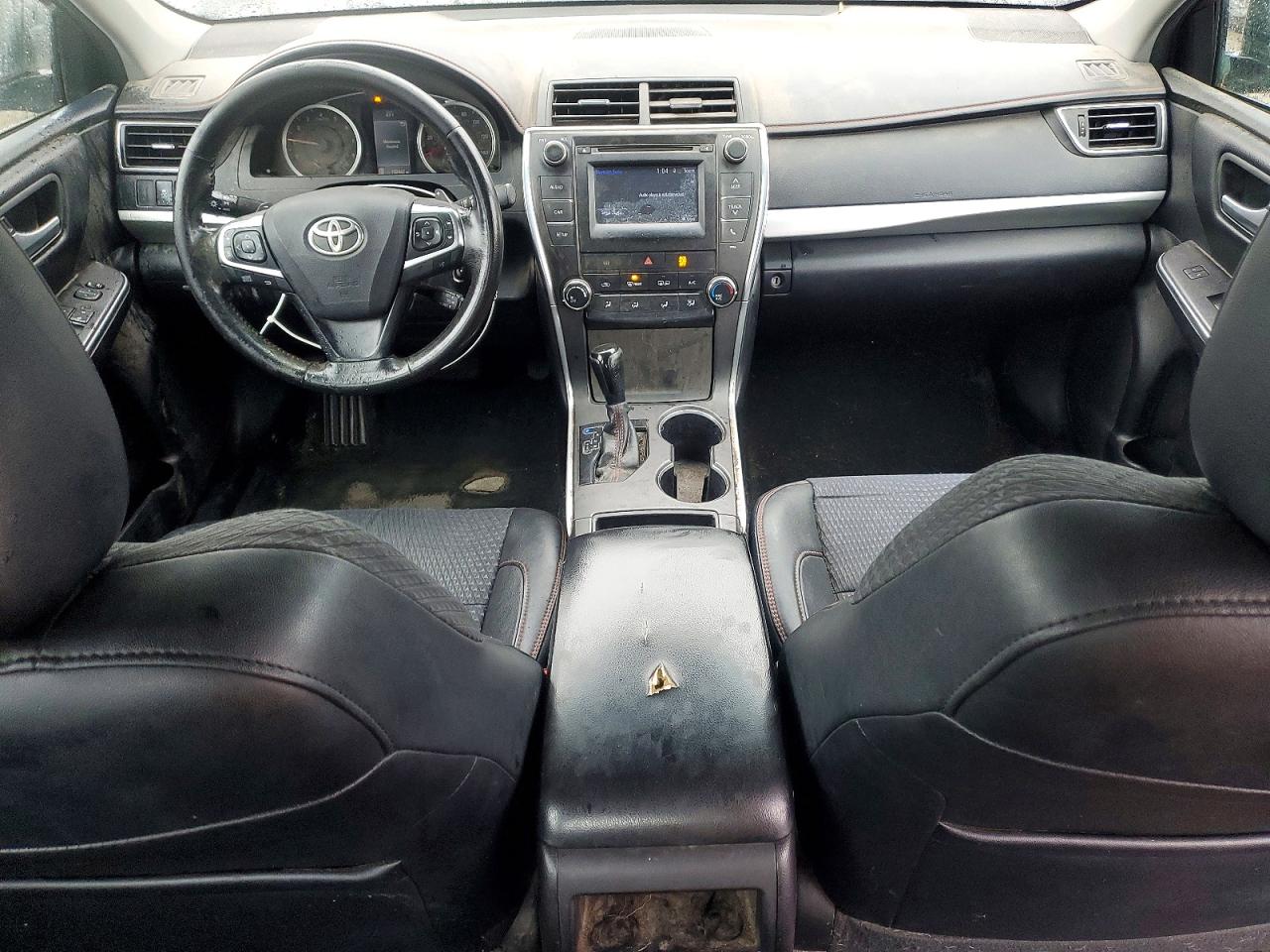 2015 TOYOTA CAMRY LE photo 8