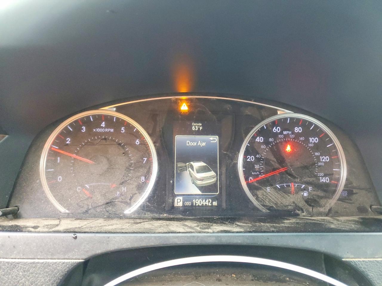 2015 TOYOTA CAMRY LE photo 9