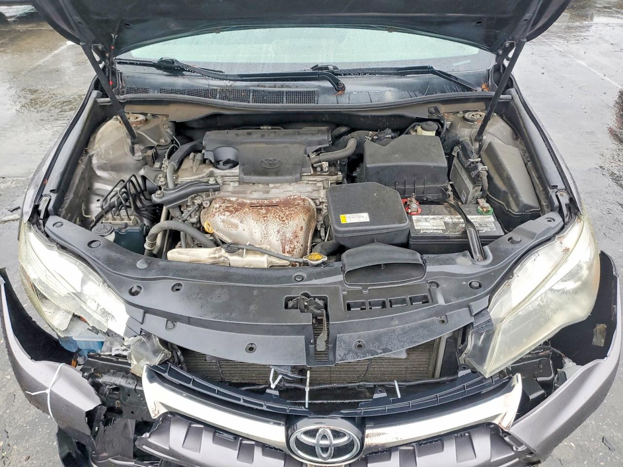 2015 TOYOTA CAMRY LE photo 11