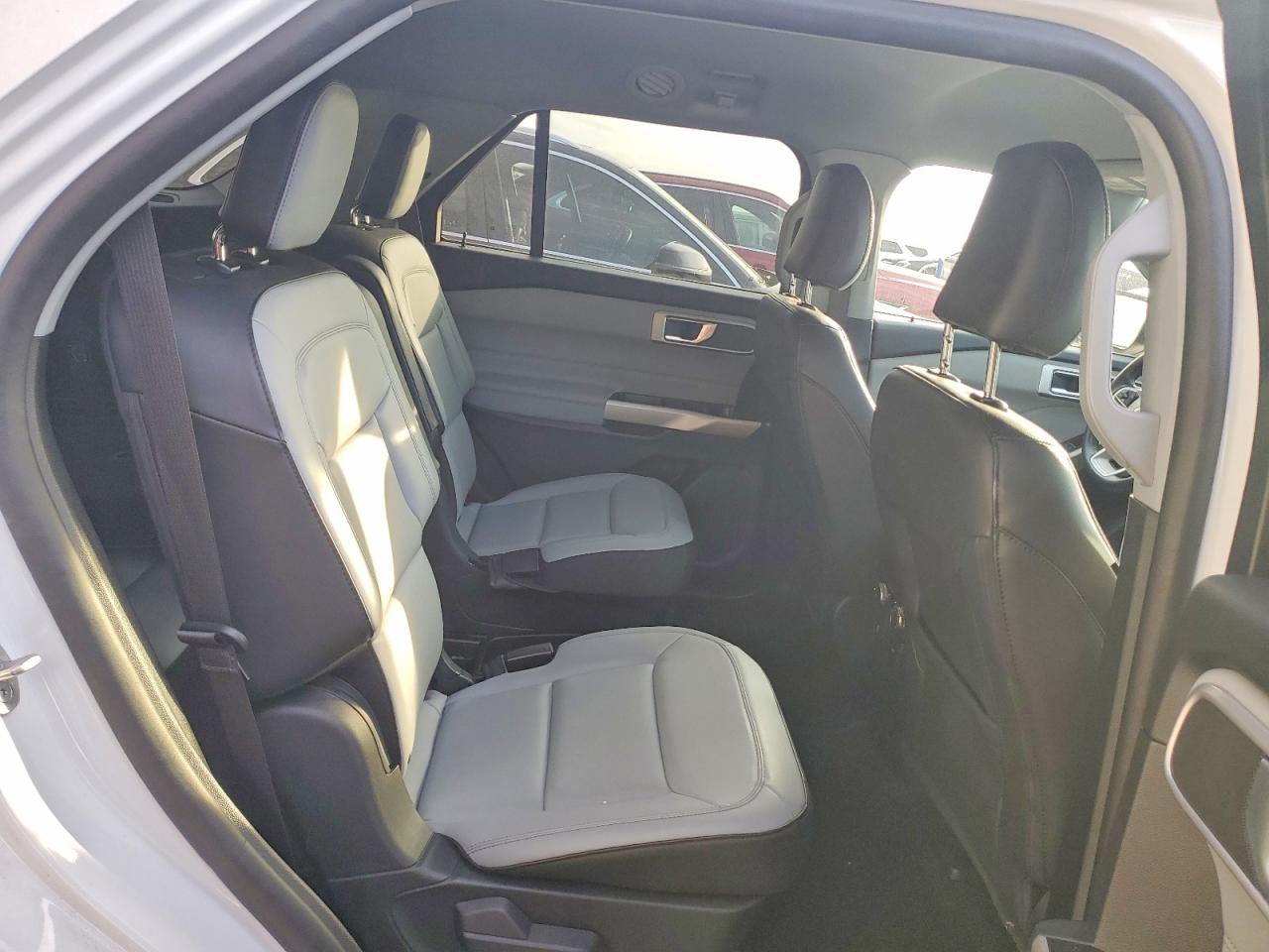 2021 FORD EXPLORER photo 11