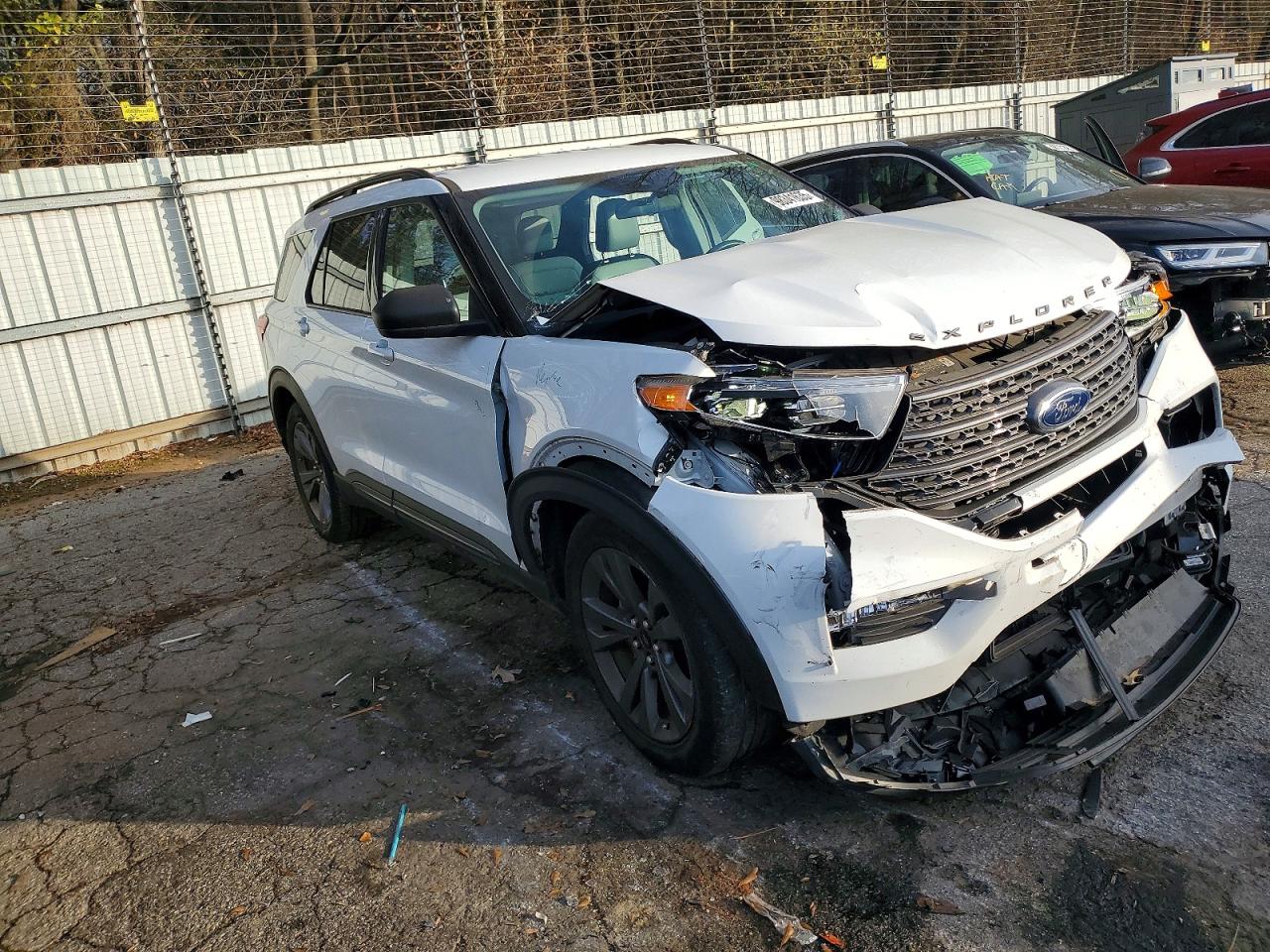 2021 FORD EXPLORER photo 4