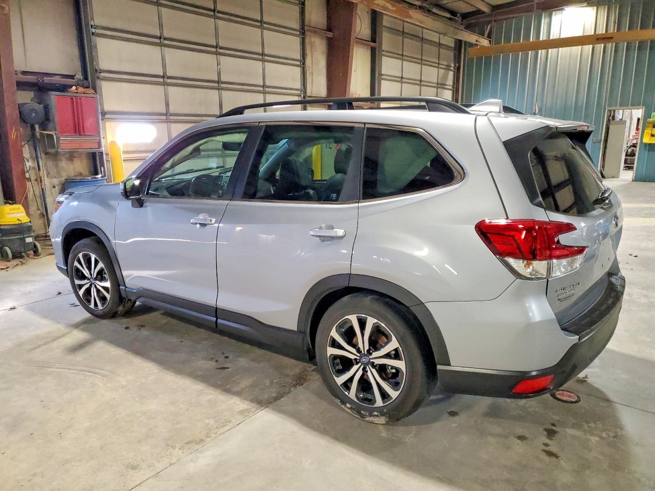 2020 SUBARU FORESTER LIMITED photo 2