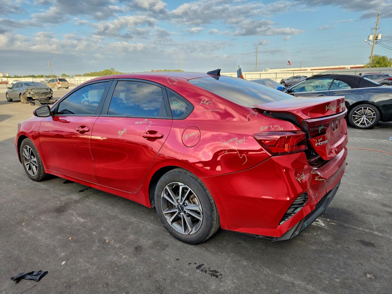 2023 KIA FORTE LX photo 4