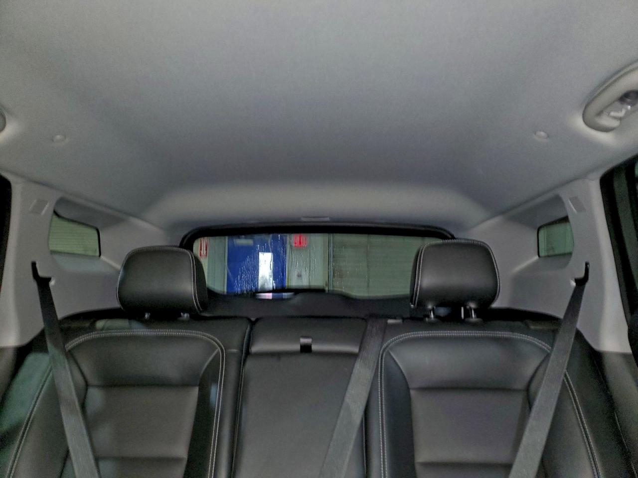 2024 GMC TERRAIN SLT photo 10