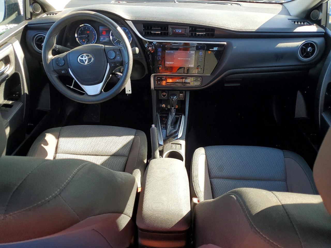 2017 TOYOTA COROLLA L photo 8