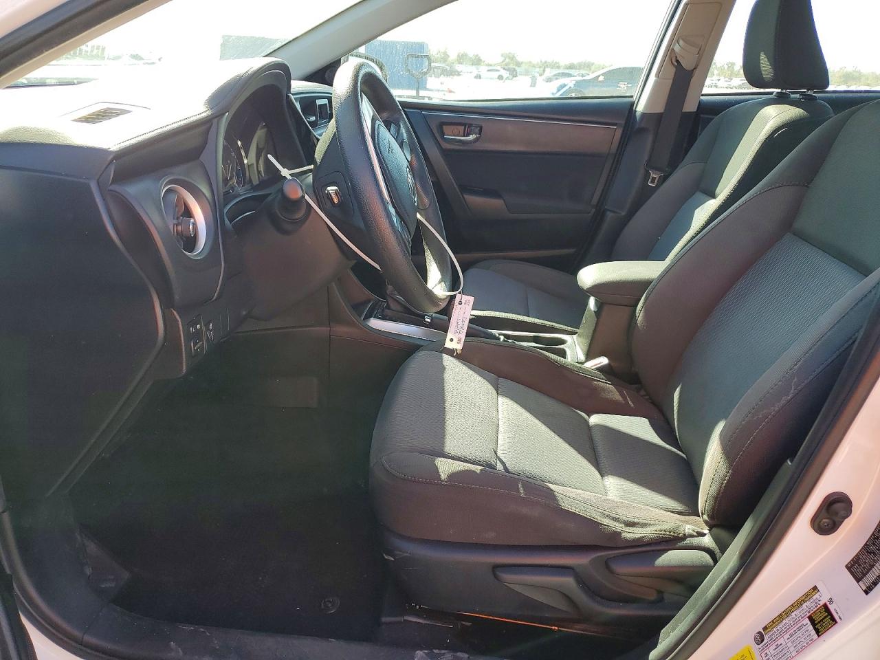 2017 TOYOTA COROLLA L photo 7