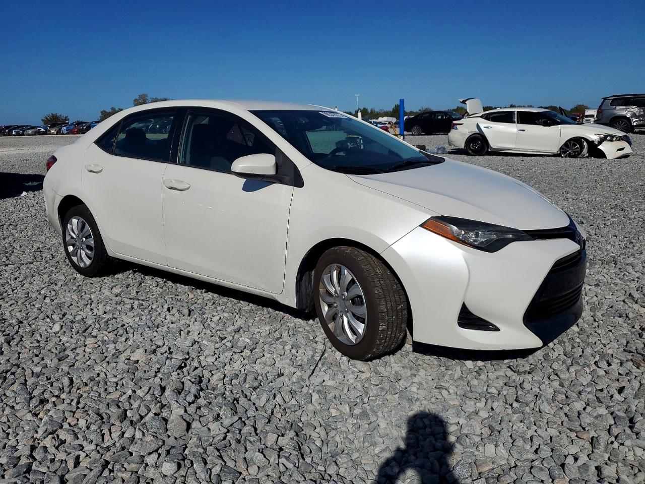 2017 TOYOTA COROLLA L photo 4