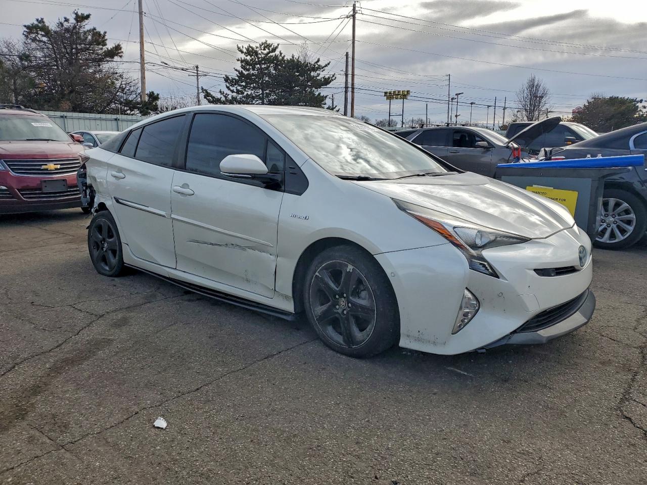 2017 TOYOTA PRIUS photo 4