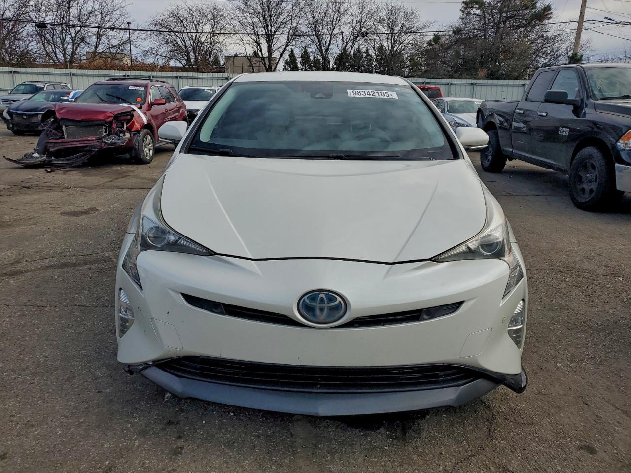 2017 TOYOTA PRIUS photo 5