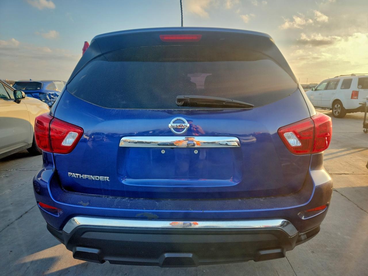 2017 NISSAN PATHFINDER S photo 6
